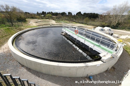 北海反吊膜罩棚案例分享 北海反吊膜罩棚案例分享