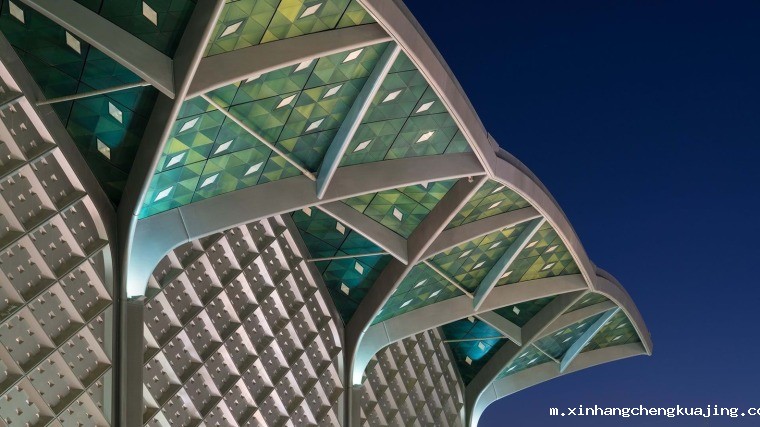 哈拉曼高铁站台 世界杯直播平台网站官网膜结构.jpg