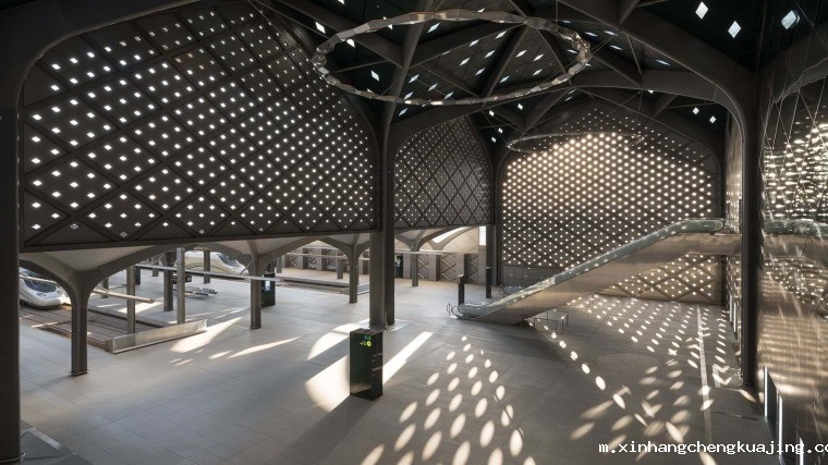 哈拉曼高铁站台 世界杯直播平台网站官网膜结构.jpg