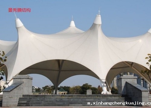 膜结构雨棚