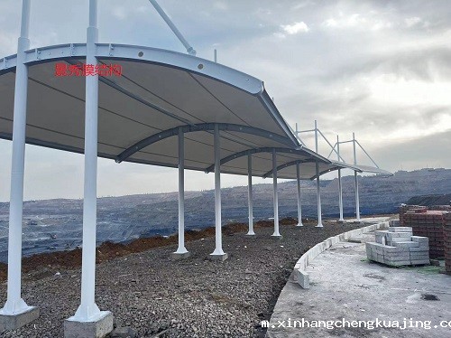 露天停车棚的选购方法