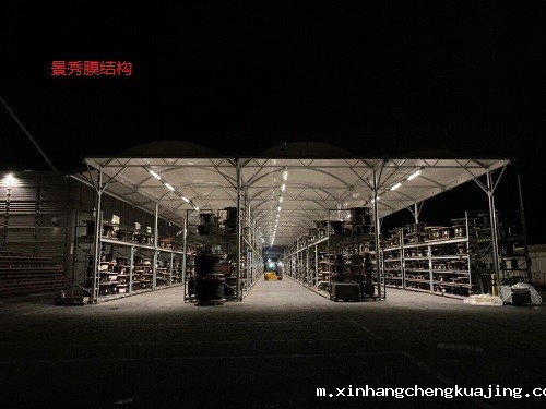 钢膜结构停车棚