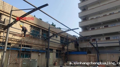 立柱拉杆膜结构车棚