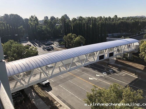 张拉膜结构天桥