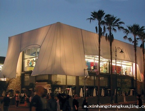 张拉膜商业建筑