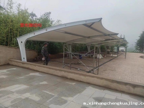 钢膜结构车棚价格 钢膜结构车棚价格