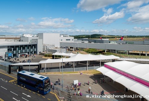 机场入口膜结构