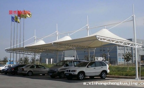 张拉膜车棚