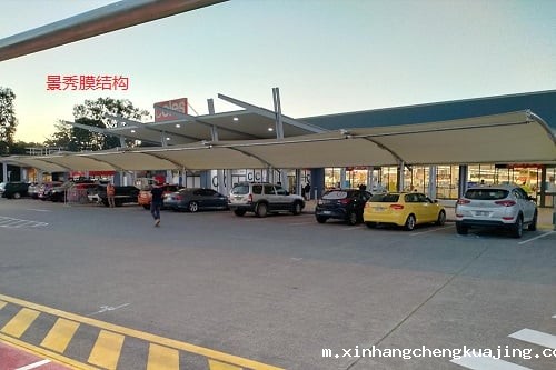 膜结构汽车遮阳棚